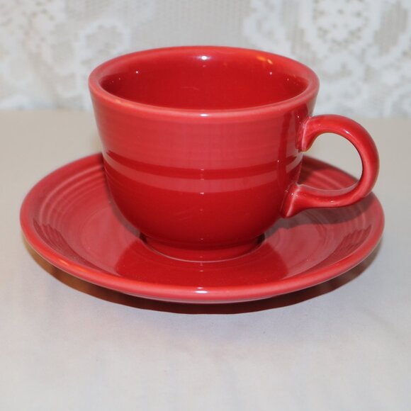 The Fiesta ware Homer Laughlin Scarlette red saucer and cup set - Picture 1 of 8